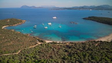 Cala Petra Ruja: il gioiello selvaggio della Costa Smeralda