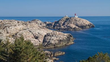 Faro di Lindesnes, il guardiano leggendario che illumina i mari più tempestosi