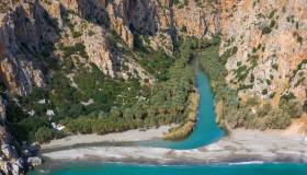 Preveli Beach, il paradiso unico di palme, fiume e mare cristallino a Creta