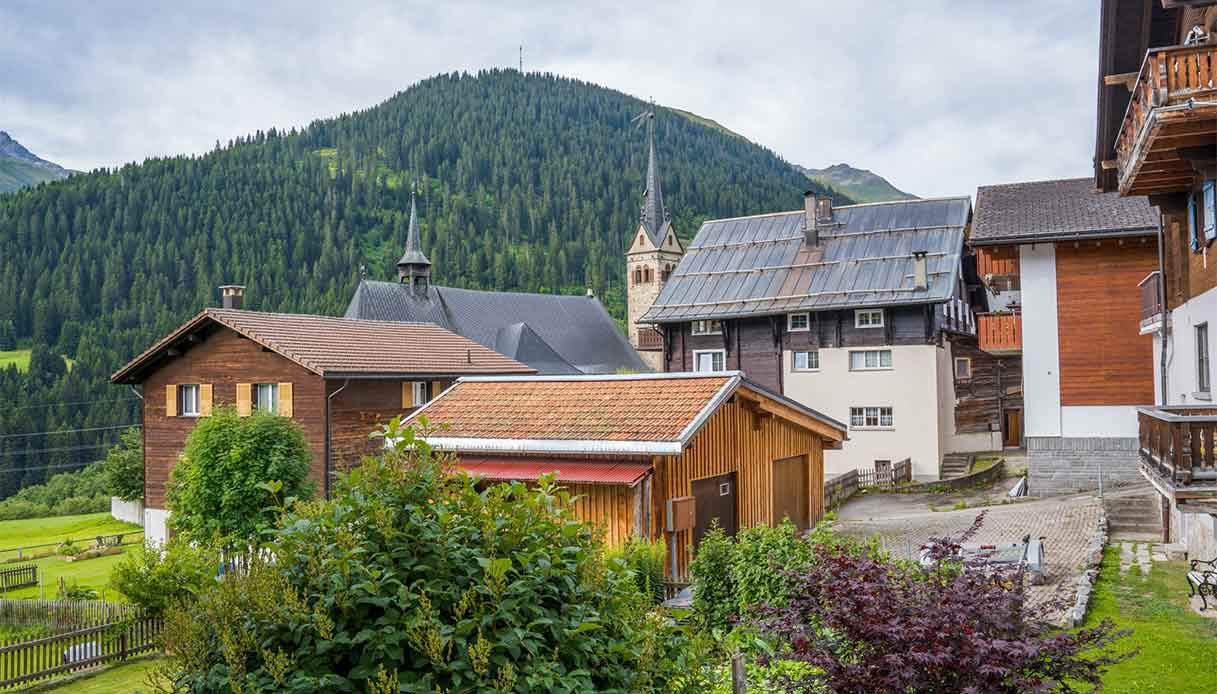 Sedrun-borgo-canton-grigioni