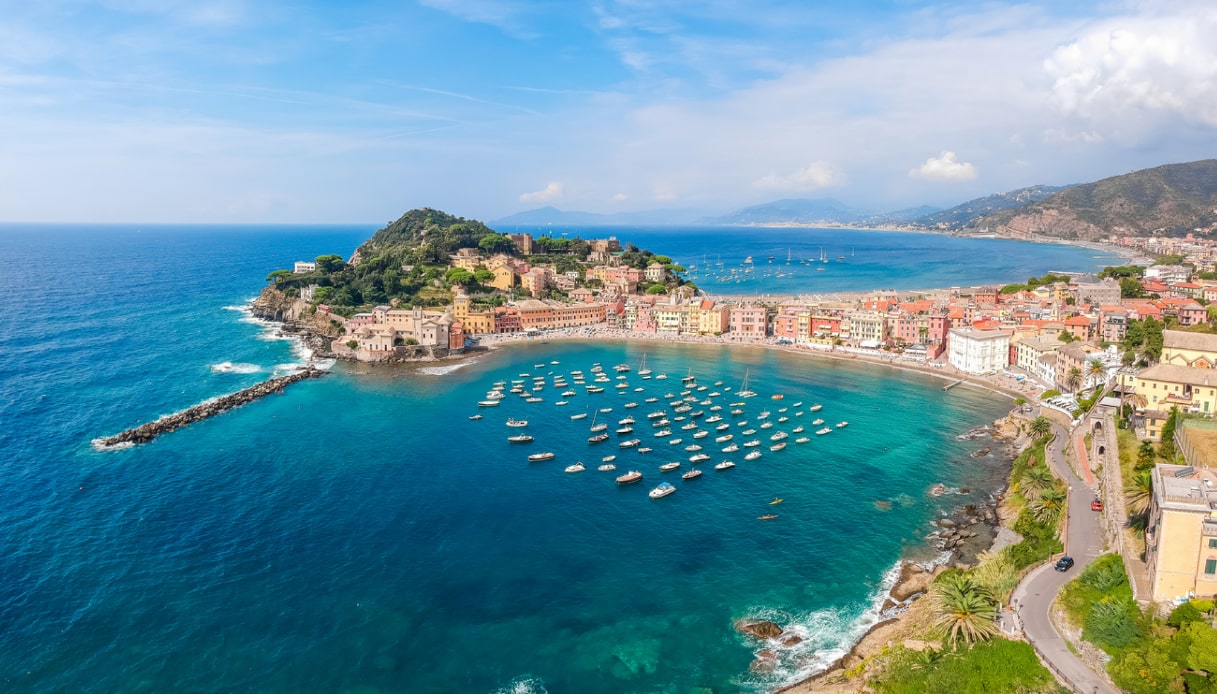 Sestri Levante: una spiaggia per le famiglie in Liguria