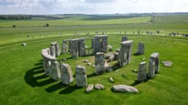 Stonehenge, un dente di 5000 anni riapre il mistero delle sue origini