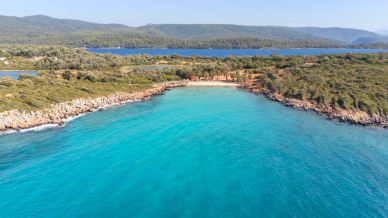 Cleopatra Beach, la spiaggia paradisiaca della Turchia scrigno di bellezza e amori leggendari