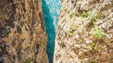 Riapre la Grotta del Turco e la Montagna Spaccata, uno dei luoghi più sorprendenti d’Italia