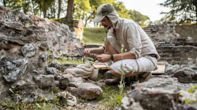 Nella Thailandia del Nord è stata scoperta un’antica (e importantissima) grotta nella giungla