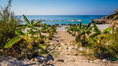 Spiagge romantiche in Albania: fuga di coppia tra mare paradisiaco e tramonti suggestivi
