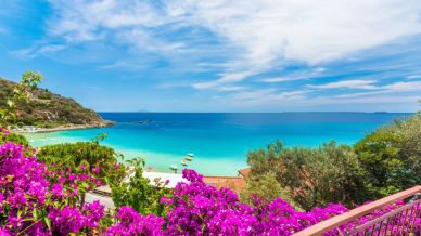 La spiaggia di Cavoli, dove il relax incontra la festa all’Elba