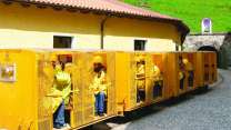 A bordo del trenino giallo tra le antiche miniere della Val Trompia