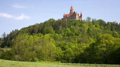 Castello di Bouzov, una fiaba gotica nascosta tra le foreste