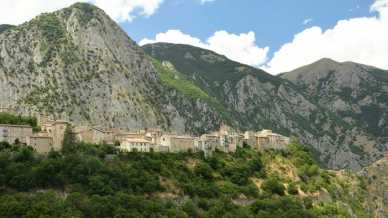 Castrovalva, il borgo d’Abruzzo dipinto da Escher