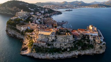 Riviera di Ulisse, la costa italiana sospesa tra bellezze naturali e miti antichi