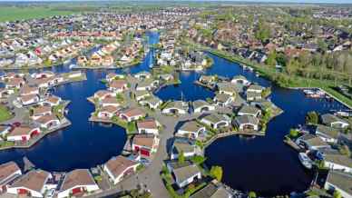 Tutto il fascino di Lemmer e del suo mosaico d’acqua olandese