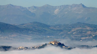 Monti Sibillini: valli, sentieri e panorami tra silenzio, nebbia e mistero