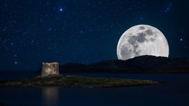 Arriva la prima Superluna del 2025 a ottobre: dove ammirare lo spettacolo più affascinante