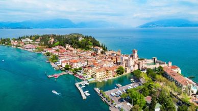 Anche sul lago di Garda c’è il pericolo overtourism: un equilibrio sempre più fragile