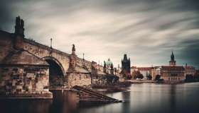 Viaggio alla scoperta di Praga nel nuovo romanzo di Dan Brown, tra luoghi famosi e più segreti