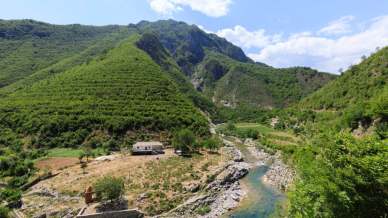 Scavi archeologici rivelano la prima tomba monumentale romana nel cuore dell’Albania