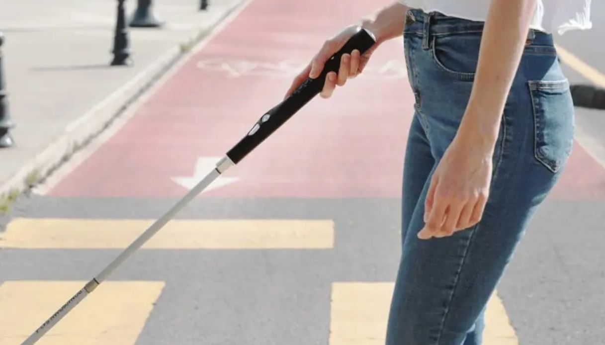 Il bastone per non vedenti WeWalk
