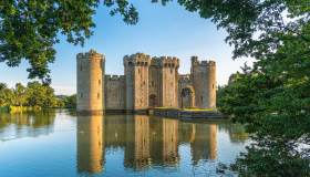 Bodiam, il maestoso castello medievale che sembra galleggiare sull’acqua