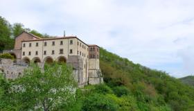 Roccamonfina, il borgo con la bruschetta più lunga del mondo