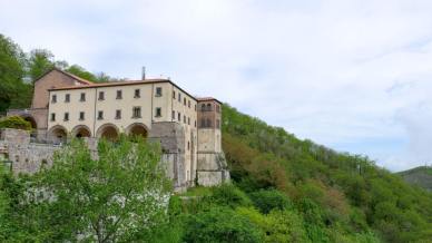 Roccamonfina, il borgo con la bruschetta più lunga del mondo