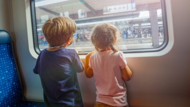 Viaggi in treno sempre più a misura di bambino: arrivano gli Intercity Kids