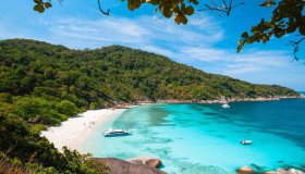 Dove andare a dicembre al caldo, tra isole, città e paradisi tropicali tutti da scoprire