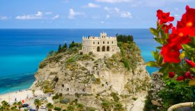 Tropea attira tantissimi artisti, il borgo dipinto en plein air