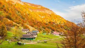 Friuli autentico: seguire il corso del fiume Torre tra cascate nascoste e boschi autunnali