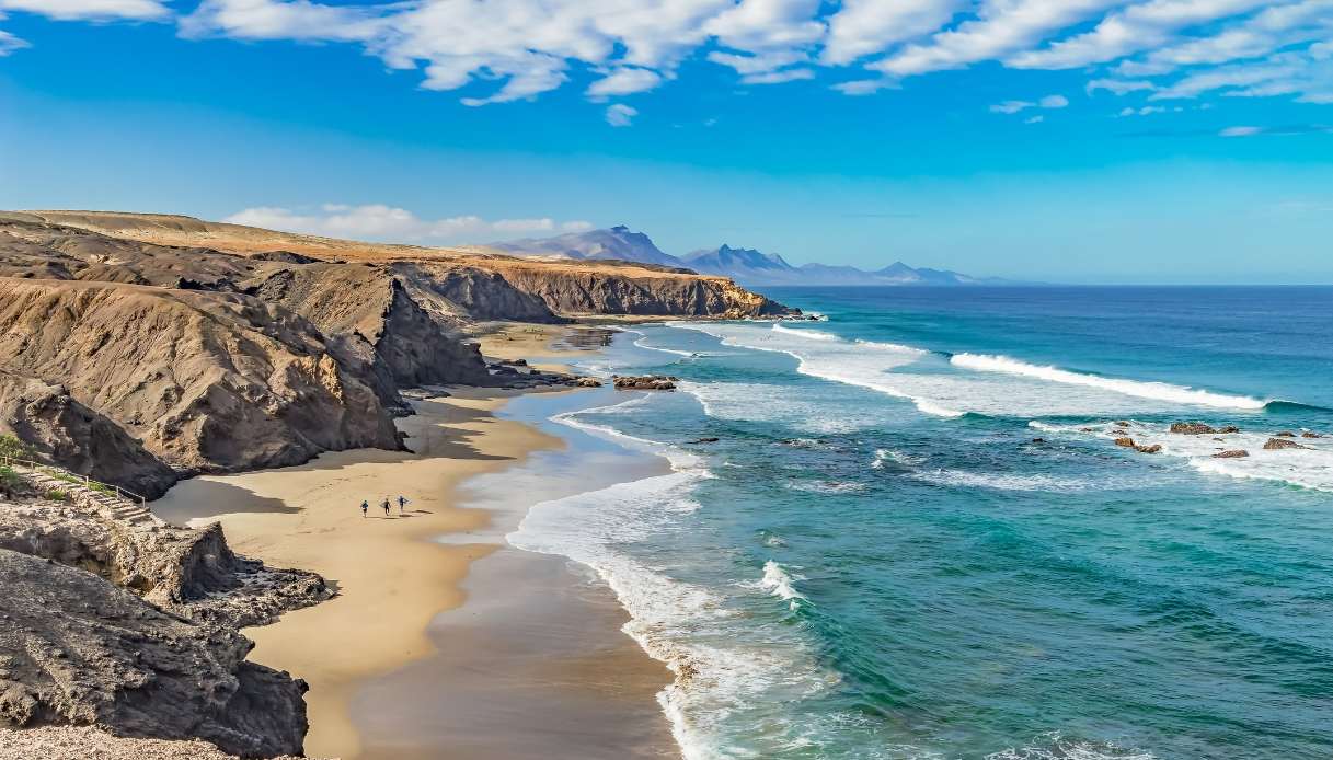https://siviaggia.it/wp-content/uploads/sites/2/2025/10/fuerteventura.jpg