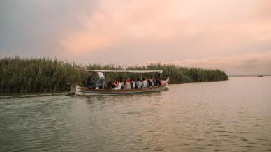 Nel cuore del Parco Naturale dell’Albufera, viaggio alle origini della paella spagnola
