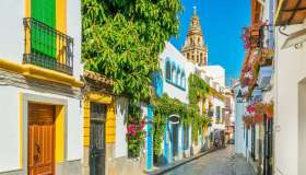 Ponti 2026 e festività, 30 giorni di vacanza con 8 di ferie: dove andare