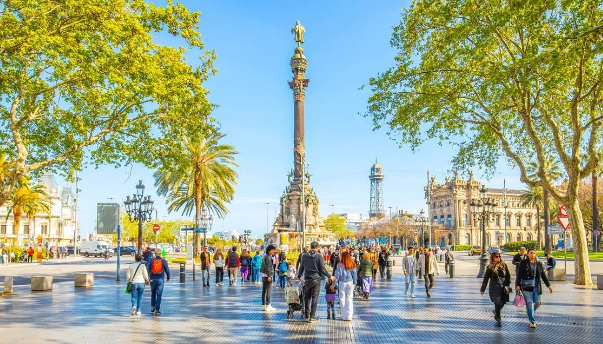 Passeggiare lungo le Ramblas di Barcellona