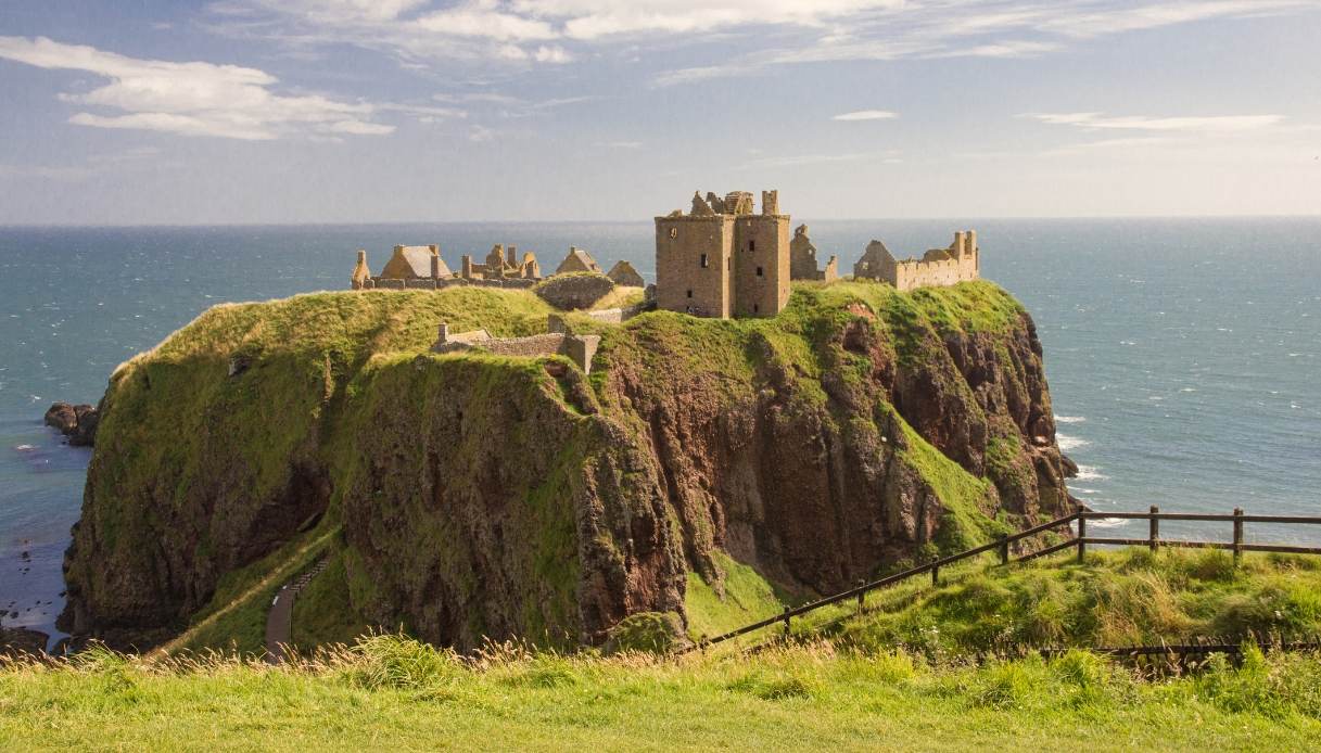 https://siviaggia.it/wp-content/uploads/sites/2/2025/11/Castello-di-Dunnottar-1.jpg