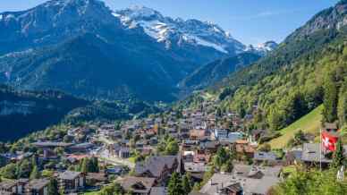 Champéry, il borgo storico che sembra uscito da un libro di fiabe