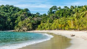 Sogna il caldo: ecco dove andare a Natale 2025 per fuggire dall’inverno