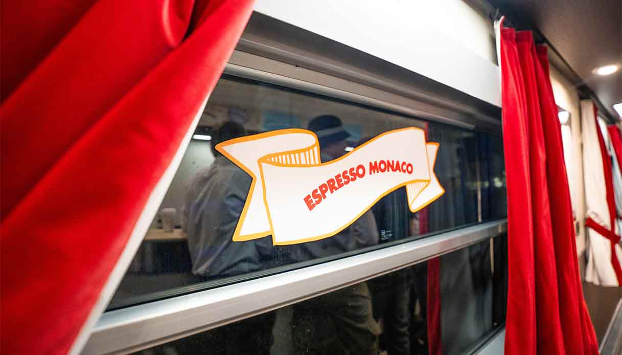 Vivi la magia del Natale 2025 con l’Espresso Monaco verso i mercatini più belli