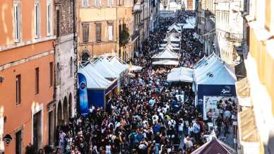 Dal cioccolato alla bagna caoda, dall’olio allo zafferano, le sagre del weekend del 15 e16 novembre 2025