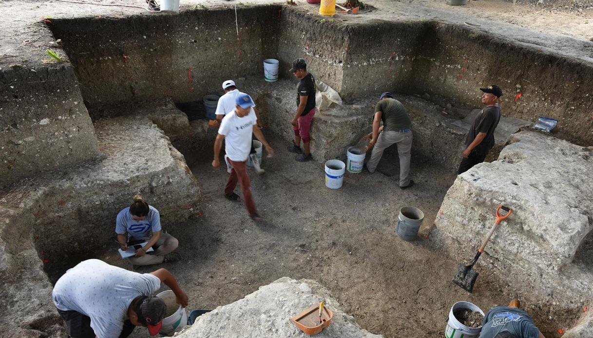 La fossa cruciforme scoperta ad Aguada Fénix