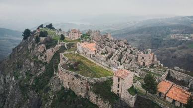 Tra le strade di Gessopalena Vecchia: un viaggio tra passato e silenzio