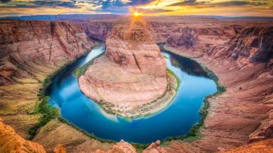 Horseshoe Bend, dove il Colorado dipinge un sogno in smeraldo e arenaria