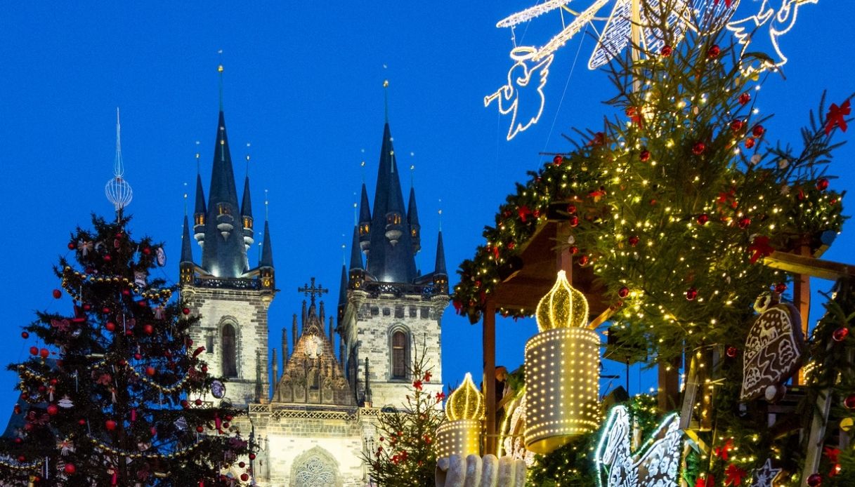 https://siviaggia.it/wp-content/uploads/sites/2/2025/11/Mercatini-di-Natale-a-Praga.jpg