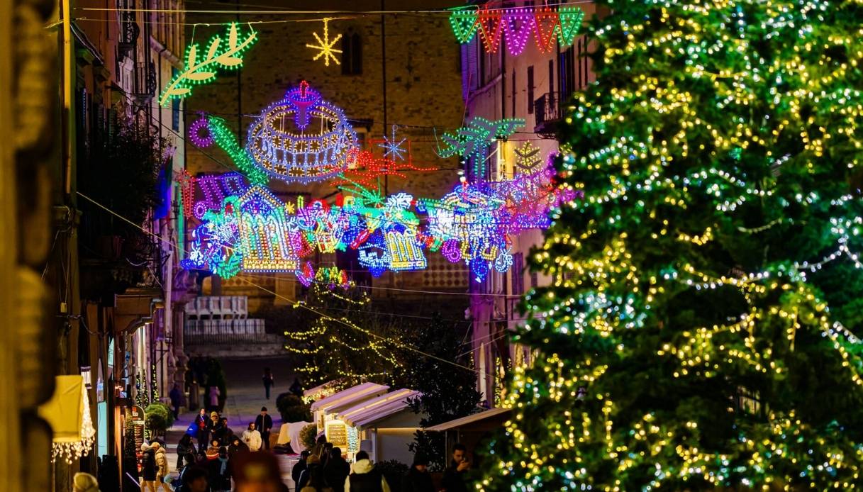 Corso Vannucci a Perugia illuminato per Natale