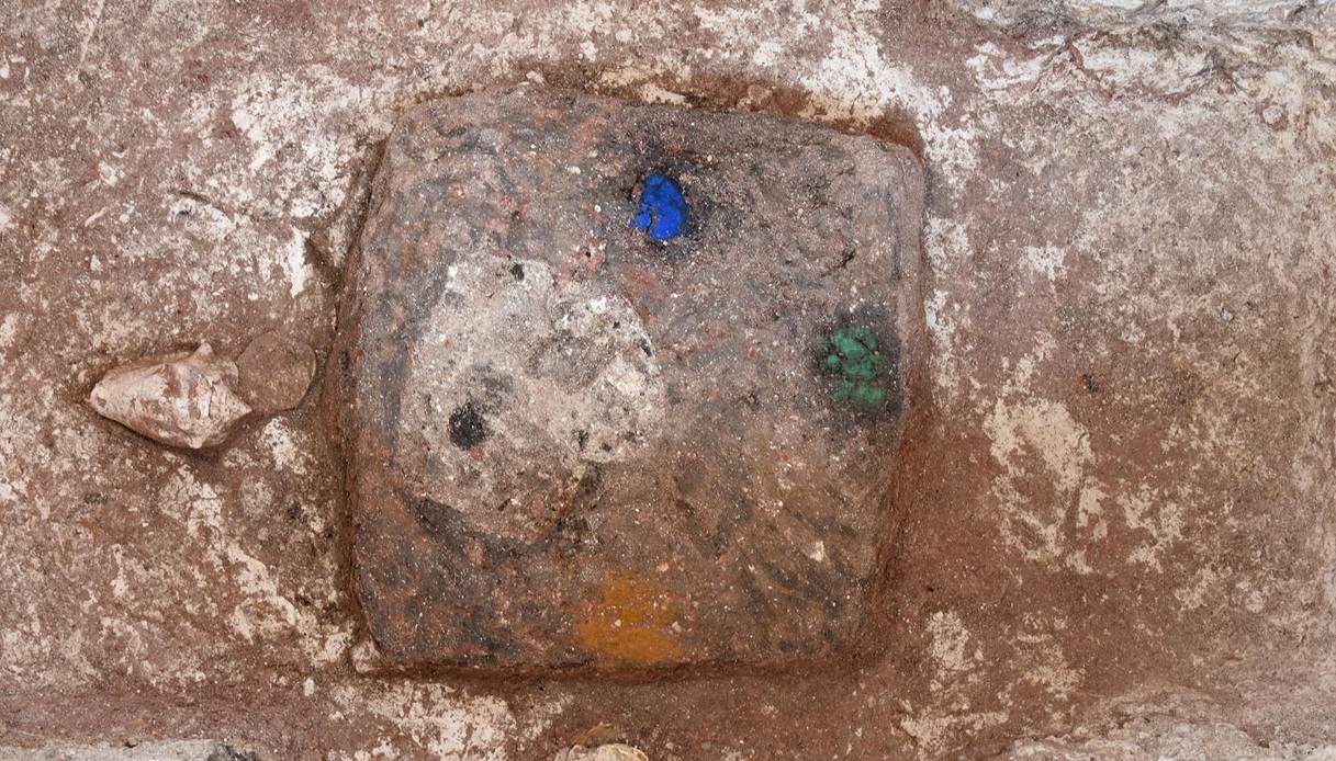 Pigmenti minerari colorati nei 4 punti cardinali