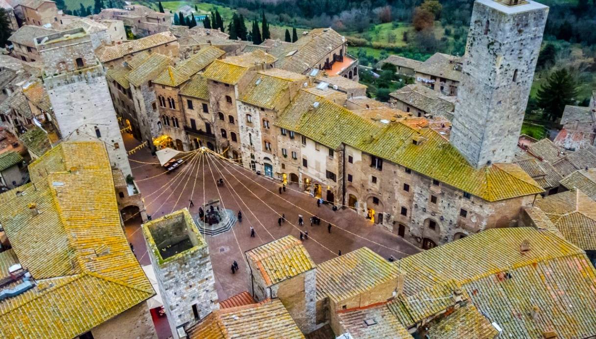 San Gimignano addobbato a Natale