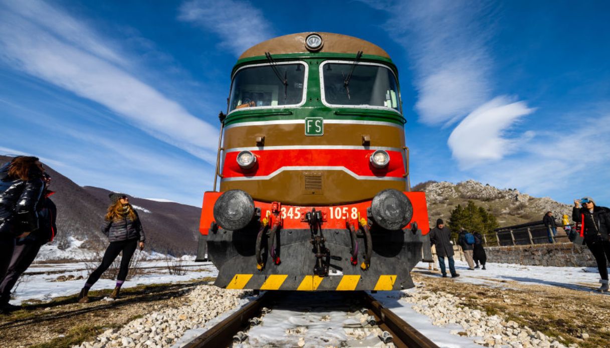 https://siviaggia.it/wp-content/uploads/sites/2/2025/11/Transiberiana-Abruzzo.jpg