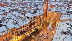 Verona si veste a festa: luci, mercatini di Natale e magia delle feste