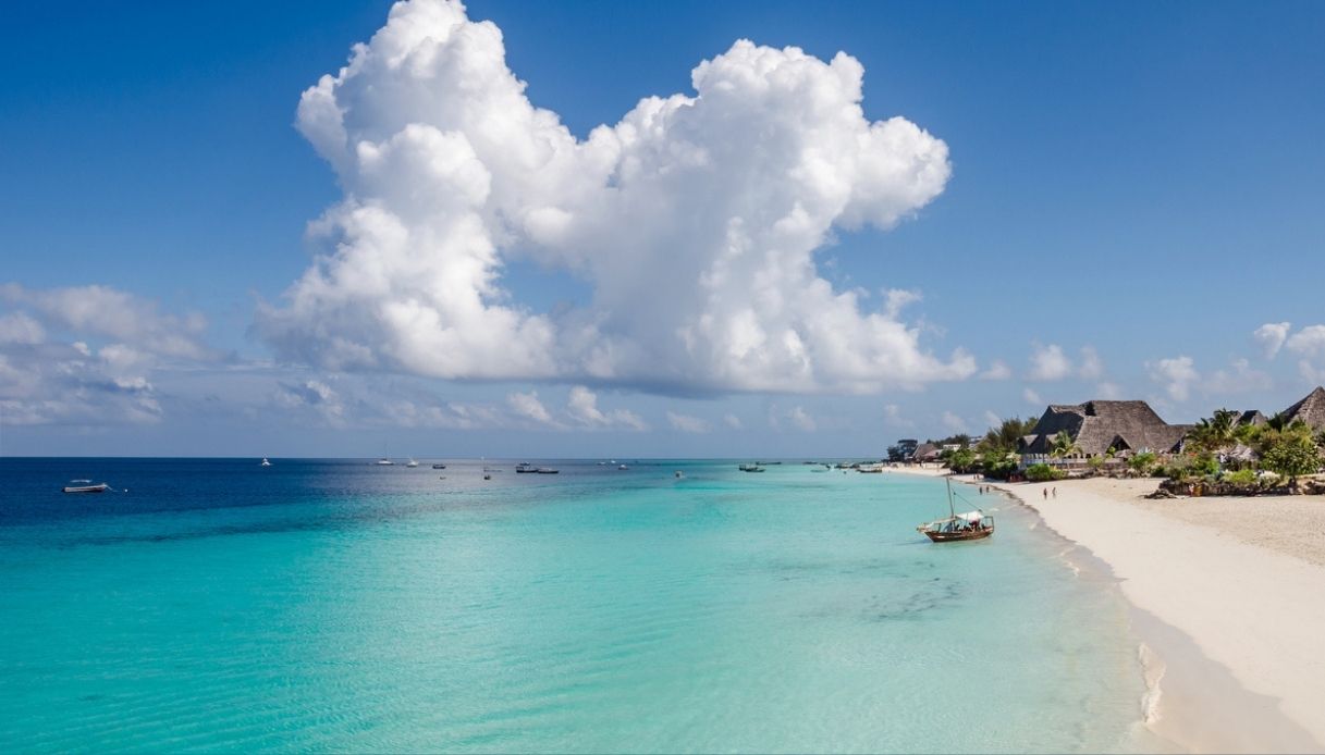 https://siviaggia.it/wp-content/uploads/sites/2/2025/11/Zanzibar-tra-le-mete-dove-andare-a-dicembre.jpg