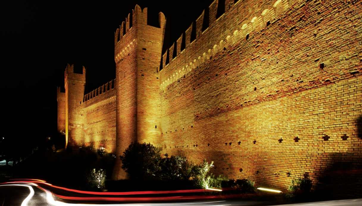 Vivi il Natale 2025 a Gradara, un borgo incantato dove la magia prende vita