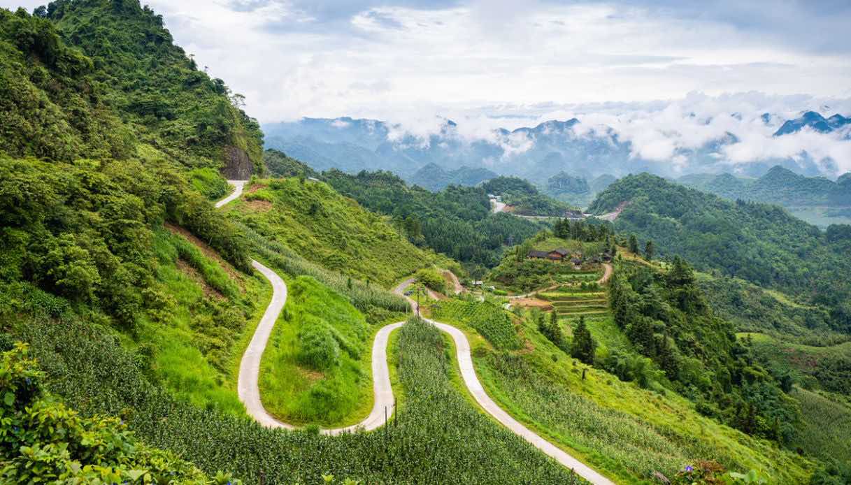 Ha Giang Loop: il viaggio in moto più spettacolare del Vietnam tra culture e scenari UNESCO